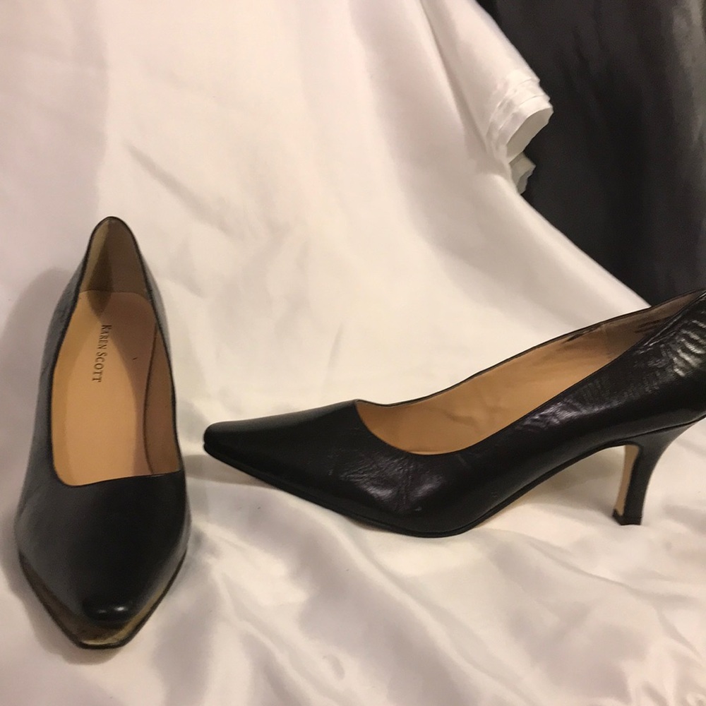 Pumps. - Picture 2 of 5